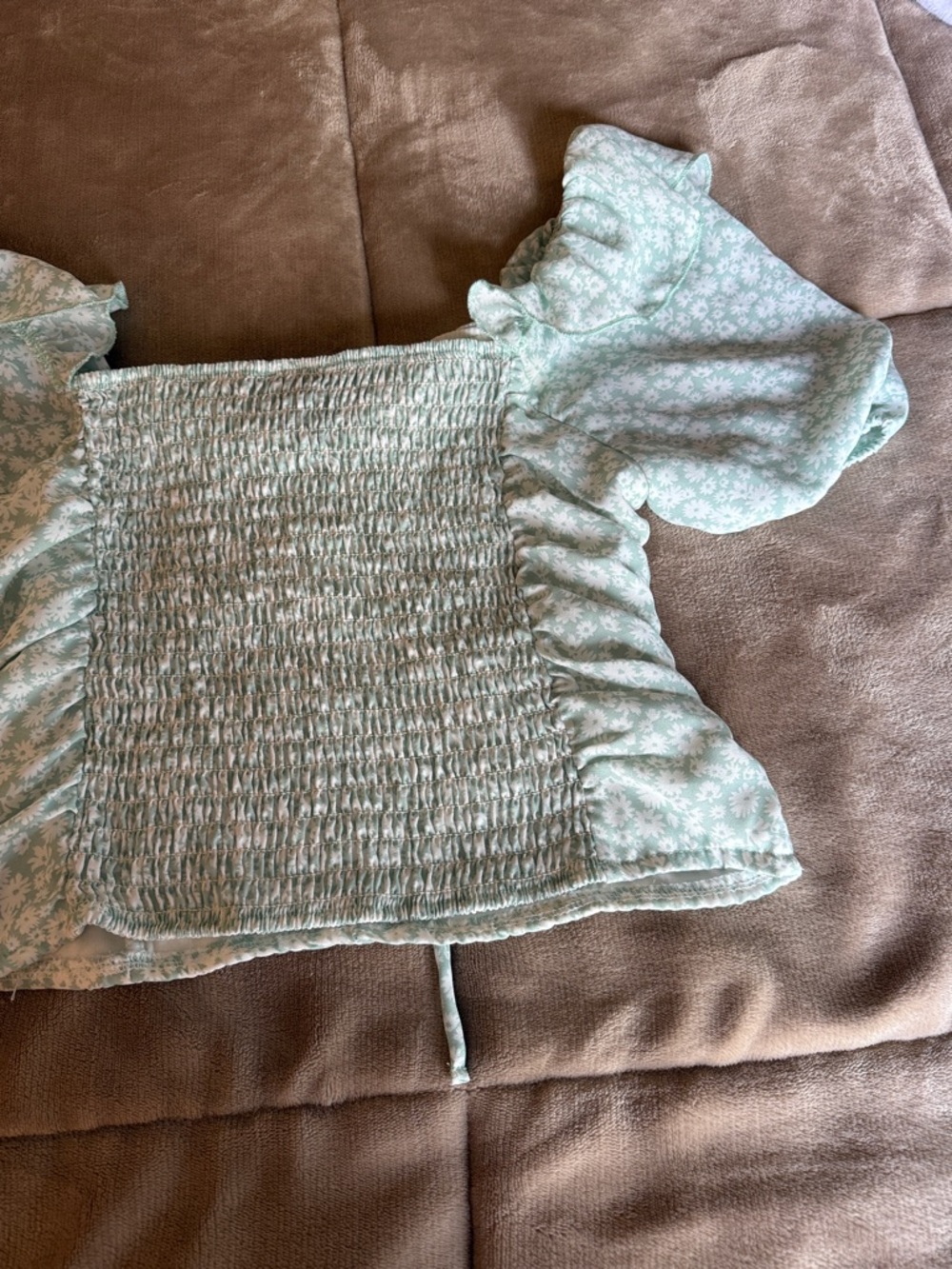 Ditsy Floral Smocked Crop Top in Mint - Picture 8 of 9
